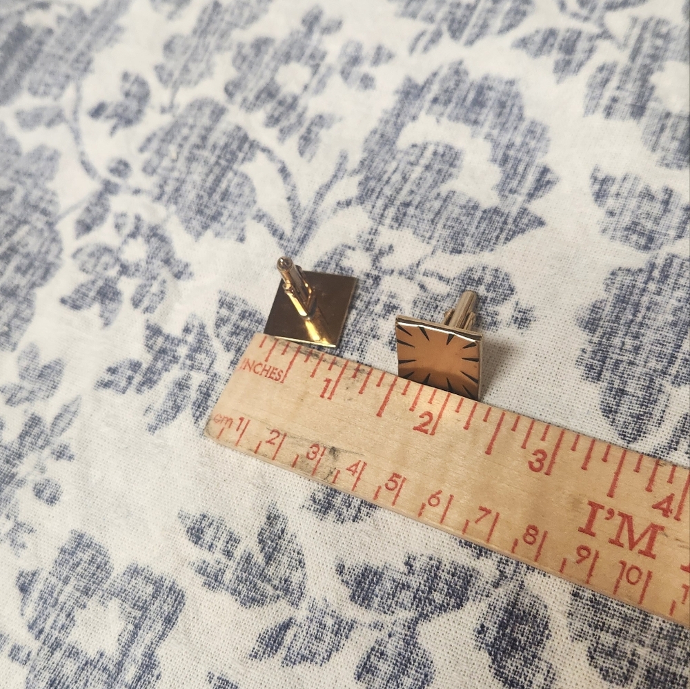 SWANK Gold Square Cufflinks - Picture 3 of 11